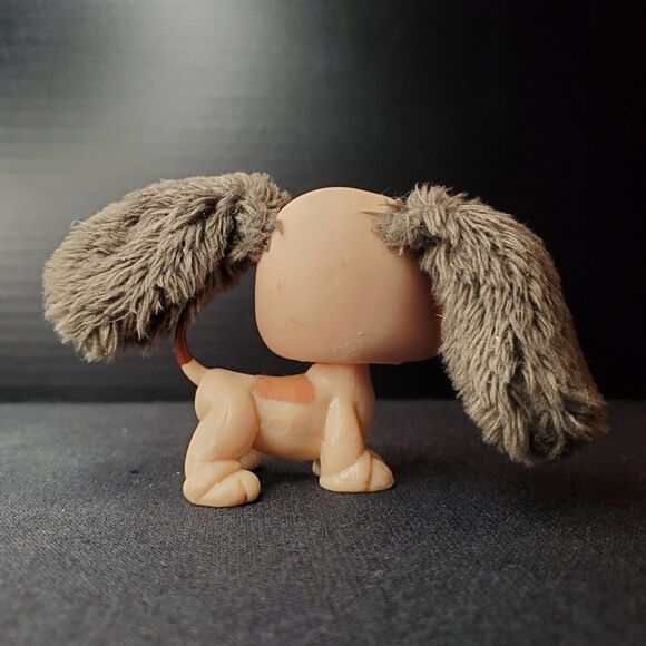 LPS Littlest Pet Shop 2007 Basset Hound  #2413 Fuzzy Floppy Ears - Picture 2 of 3